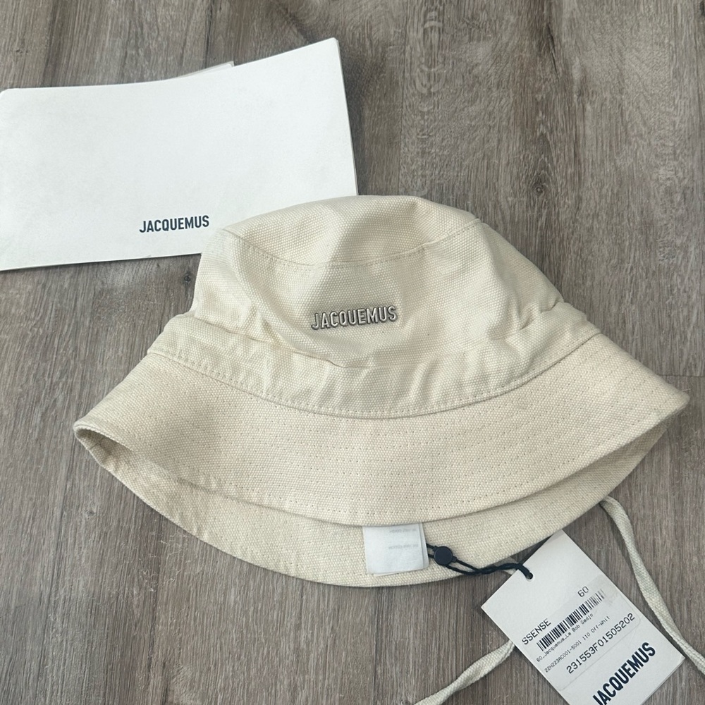 jacquemus bucket hat brand new never worn
